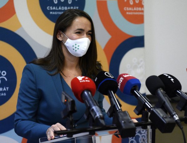 Ezeket a programokat indítja el a kormány 2021-ben              