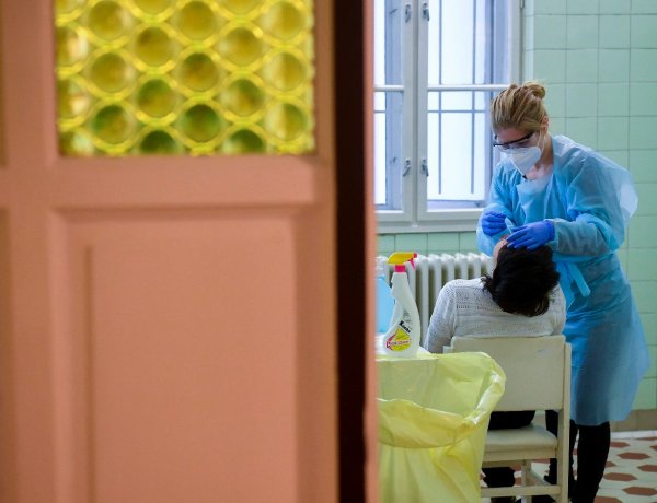 Biztonságban folytatódik a tanítás – újra tesztelték a pedagógusokat