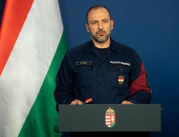 Operatív törzs: kedd éjféltől érkezhetnek repülőjáratok az Egyesült Királyságból