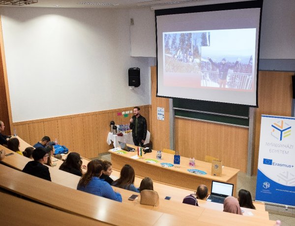 Nyári egyetemet szervez külföldiek részére a Nyíregyházi Egyetem 