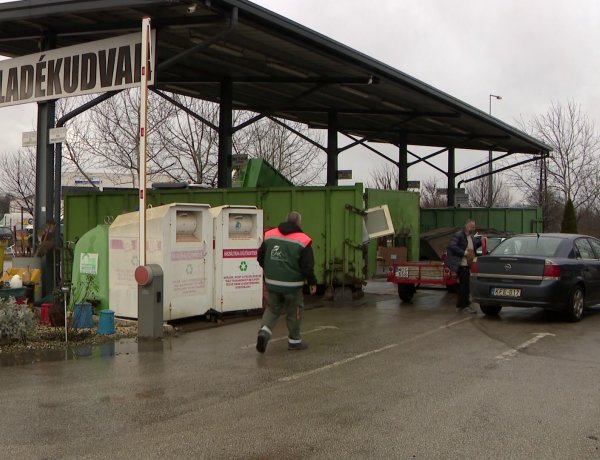 Karácsonyfáért utalvány – Idén is várják a fenyőket a hulladékudvarokban