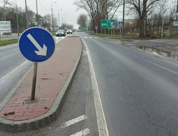 Ismeretlen járművek több kikerülést jelző táblát is kitörtek az elmúlt napokban