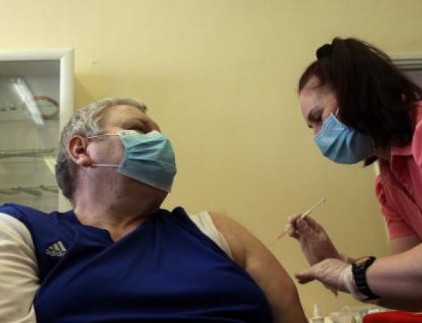 Hétvégén is folytatódik a nagyobb idősotthonok bentlakóinak és dolgozóinak oltása