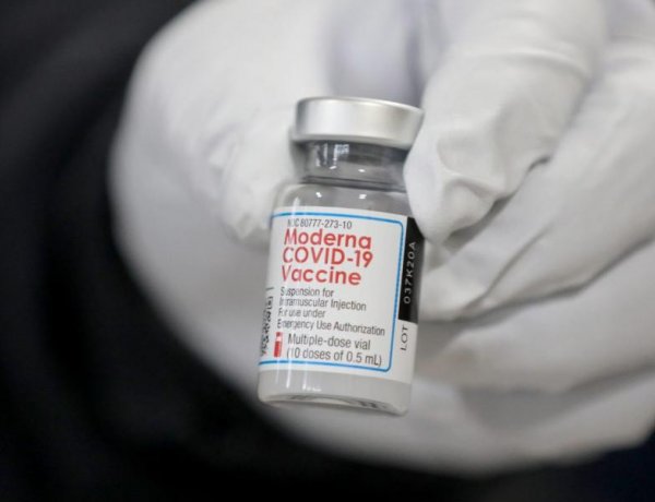 Megérkezett a Moderna vakcinája Magyarországra                 