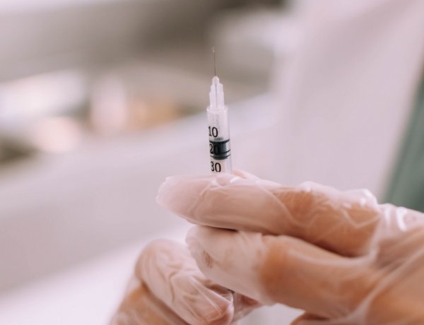 Újabb vakcinaszállítmány érkezett – Már 4902 fő kapott a Pfizer oltóanyagából