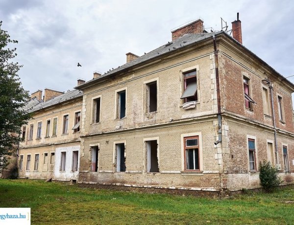 Elkezdődött a huszártelepi lakótelep megújítása             