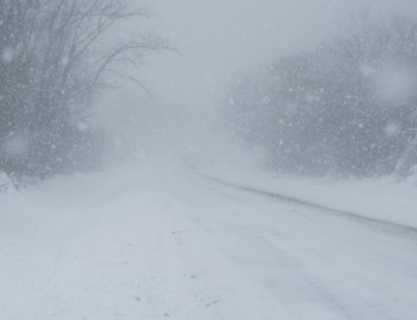 Öt centi hó, viharos szél, ónos eső – marad a télies időjárás