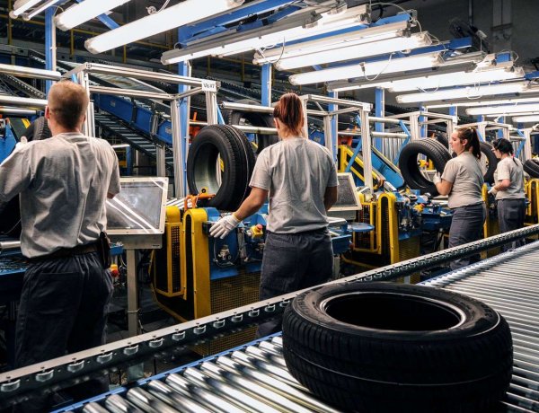 Többen dolgoztak 2020 végén, mint egy évvel korábban        