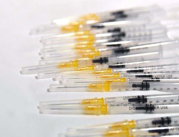 Gyorstalpaló a koronavírus elleni vakcinákhoz               