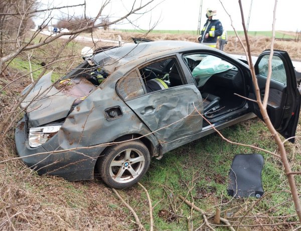 Megpördült az úton és árokba csapódott egy jármű Sóstóhegy és Kemecse között