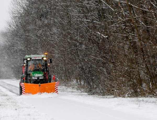 Országos Meteorológiai Szolgálat: bokáig érő hó is hullhat, visszatért a tél