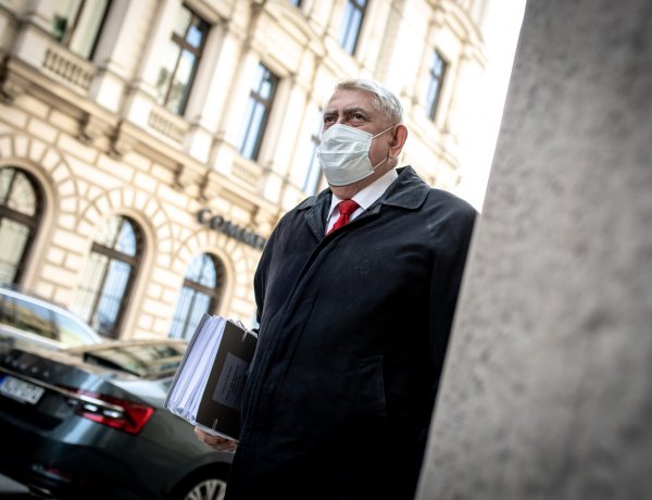 Ma érkezik az egyik leghatékonyabb Covid-ellenes hatóanyag első szállítmánya