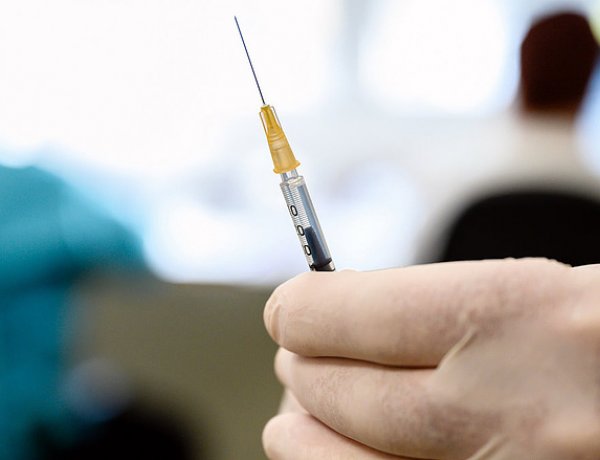 Szigorú szabályok mentén adják be a koronavírus elleni védőoltást