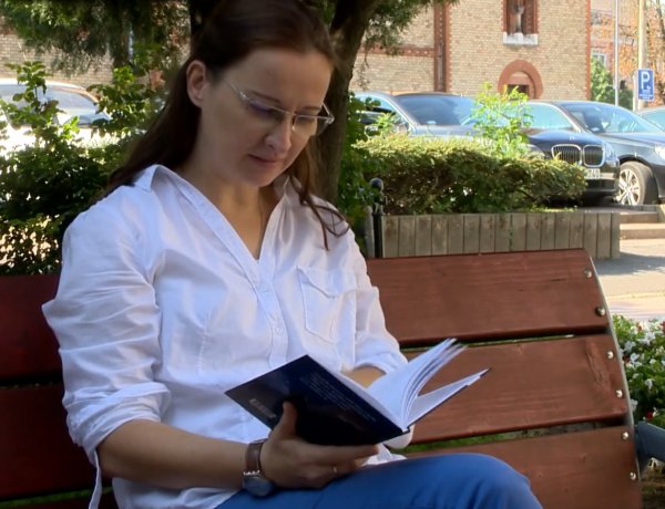 Bella István-díjat kapott Nagy Zsuka, a nyíregyházi költőnő – Delej után novella