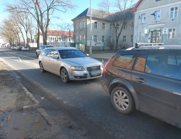 Karambol a Bocskai utcán: lassított a sofőr a zebránál, a mögötte érkező belerohant