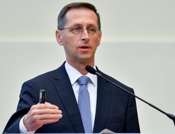 Varga Mihály: a gyorskölcsön az újraindítási akcióterv legújabb lépése