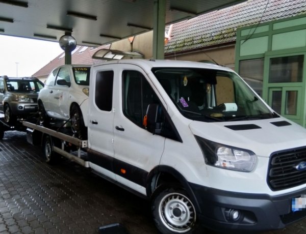 Körözött gépkocsit foglaltak le a rendőrök Csengersimán                  