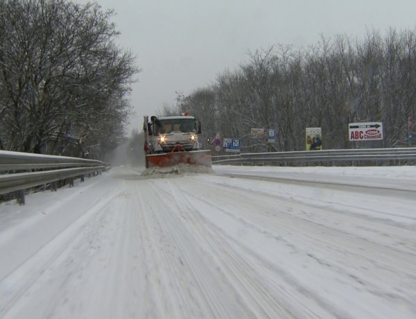 Téli felkészültség – Folyamatosan ellenőrzi az utakat a városüzemeltetési társaság