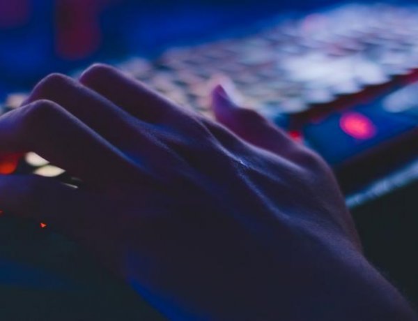 Álgyógyszereket árulnak a neten a pandémia gátlástalan haszonlesői