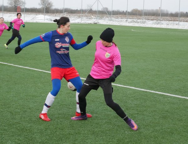 Hetet lőttek a lányok - A Szpari női csapata nem adott esélyt a Cigándnak