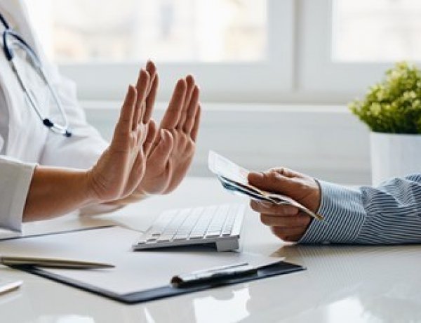 Hálapénz – Védelem az egészségügyi korrupció ellen            