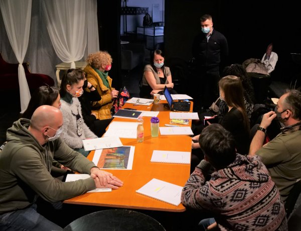 Hétfő délután tartották A fából faragott királyfi című előadás olvasópróbáját