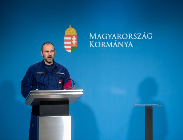 A külföldről hazatérőknek továbbra is karanténba kell vonulniuk