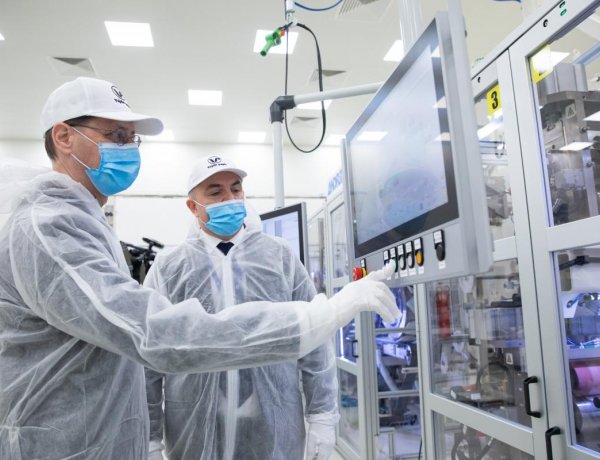 PM: önellátó lesz Magyarország az orvosi maszkgyártásban           