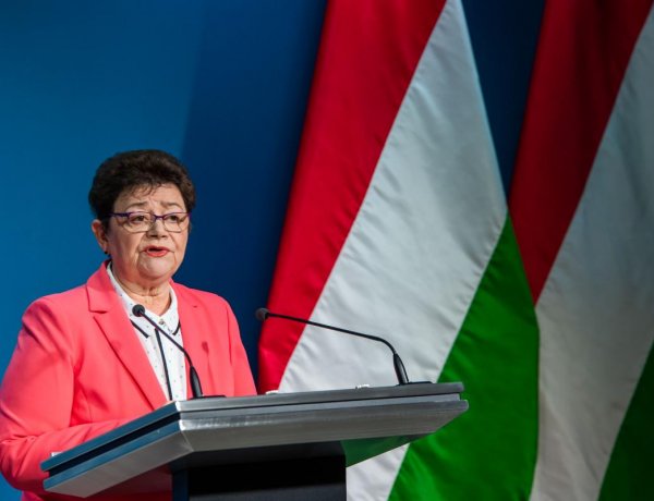 Országos tisztifőorvos: a harmadik hullám kezdetén vagyunk  