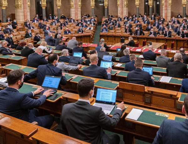 Ma dönt a veszélyhelyzet meghosszabbításáról az Országgyűlés