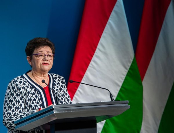 Országos tisztifőorvos: erőteljes immunválaszt vált ki a kínai vakcina