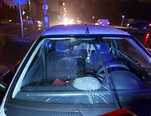 Gyalogost gázoltak a Kosbor utcán, a sérültet kórházba szállították