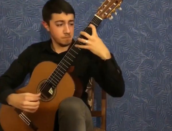 Gitárba való szerelembeesés: így vallott a Fischer Annie Előadóművészeti Díj nyertese