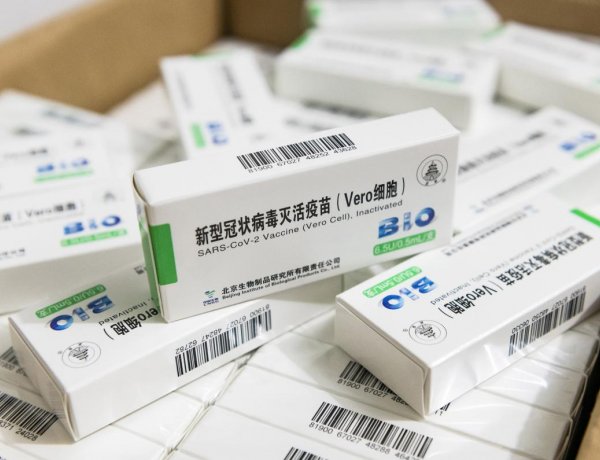 Kínai vakcina – Megérkeztek a Sinopharm oltóanyagok is megyénkbe