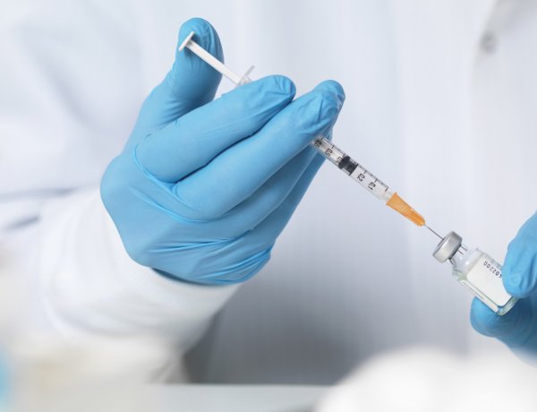 Újabb vakcinaszállítmány érkezett – Kétfajta oltóanyagot kapott a megye