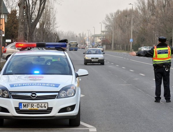 Országos ellenőrzést tart a rendőrség az utakon             