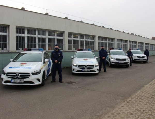 Új szolgálati gépkocsik Szabolcs megyében                       