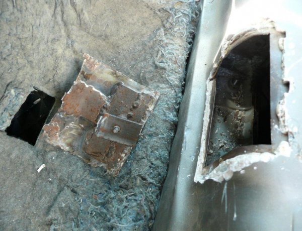 NAV – Borostyán és cigaretta a tankban                            