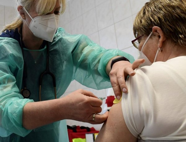Kovács Zoltán: a hétvégén újabb százezer ember kaphatja meg az oltást