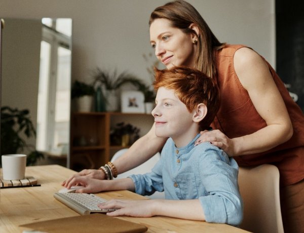 Ismét oktatási tartalmakkal segíti az iskolásokat a közmédia