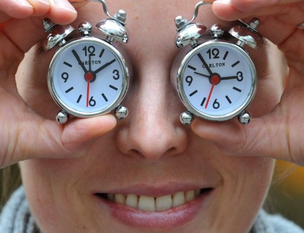 Óraátállítás – Az eltörlés, vagy a megtartás mellett szól több érv?