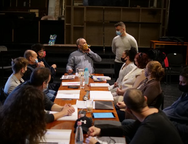 Krimi egy lányról két felvonásban – A Bogáncsvirág olvasópróbáján jártunk!