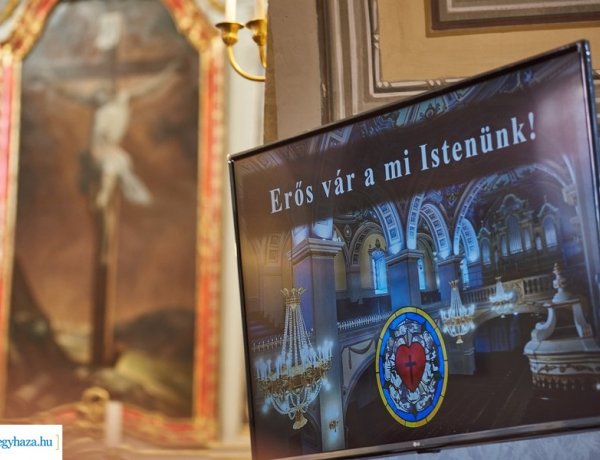 Online mise és istentisztelet – Általános feloldozás a veszélyhelyzetben