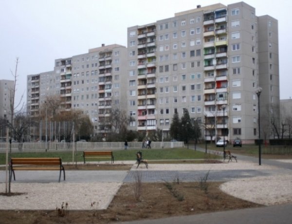 Havonta érkezik bejelentés a társasházak előtti szabálytalan parkolókról