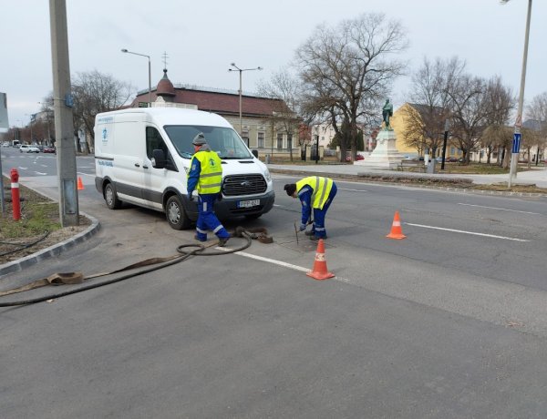 Csatornákat tisztít a Nyírségvíz Zrt. a város több pontján, forgalomkorlátozás mellett