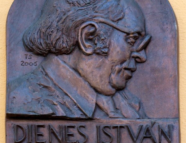 Amiről az utcák mesélnek... - A 115 évvel ezelőtt született Dienes István emlékére 2.