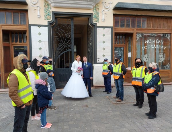 Különleges polgárőr esküvő volt a hétvégén Nyíregyházán             