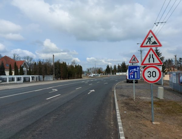 Közműépítési munkálatok zajlanak a Korányi Frigyes utca egy szakaszán