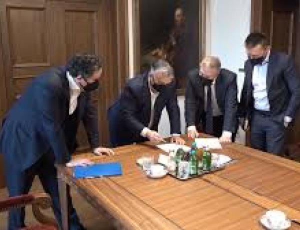 Orbán Viktor a kereskedelmi kamarával tárgyalt                        