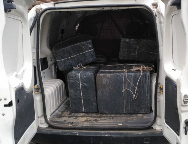 Csempészett cigarettát szállított, a kölcsei rendőrök elfogták